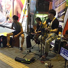 Fat Busking Felix Cajon
